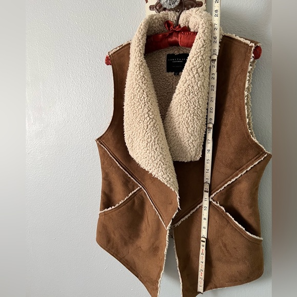 ✨SOLD✨ Anthropologie Sanctuary Faux Suede and Sherpa Fleece Vest In Tan Brown M - Picture 9 of 9